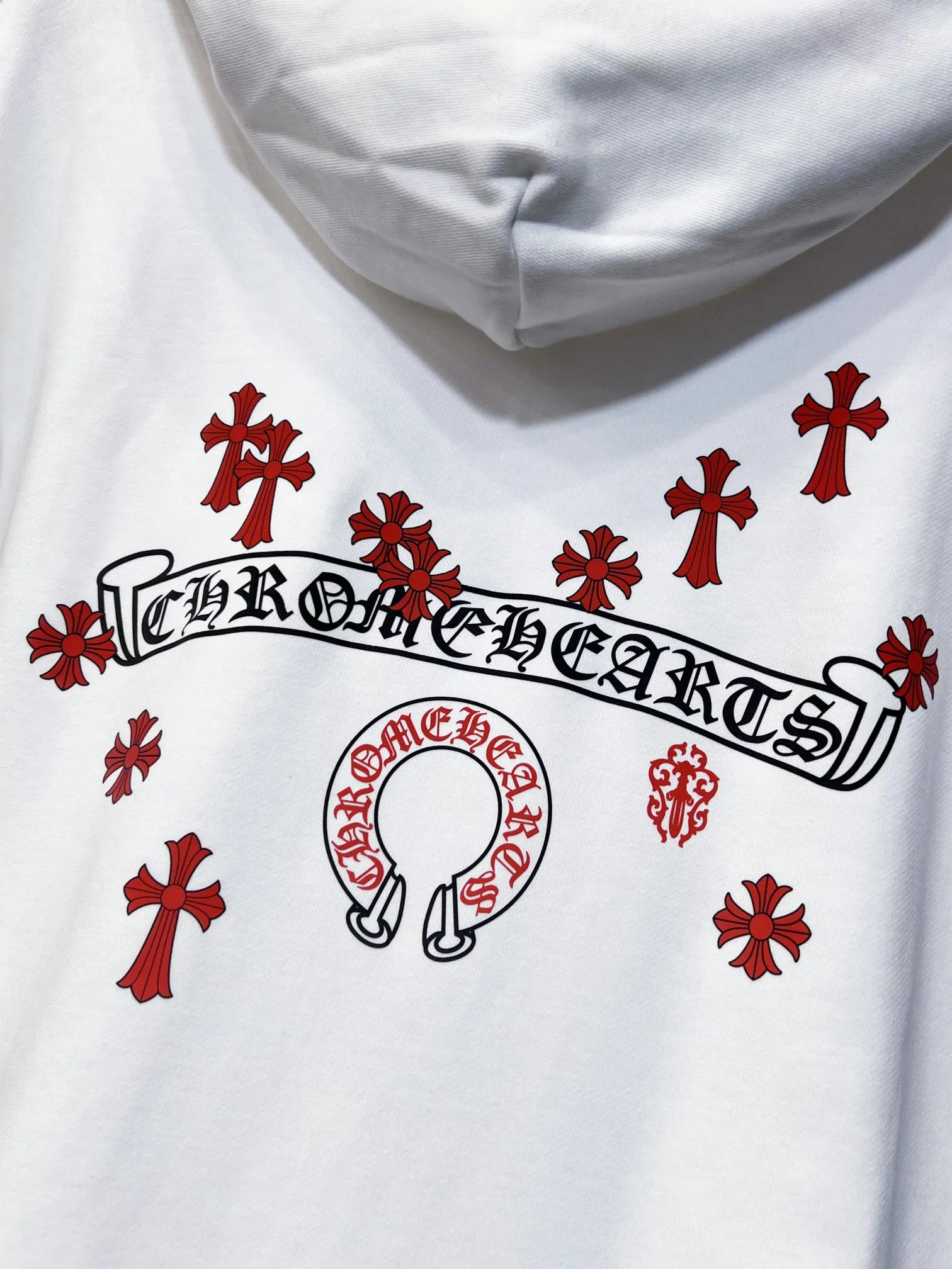 （ In Stock， ） Cemetery Cross（ ） ， ， Classic Horseshoe + Chrome Hearts ， Red Cemetery Cross Horseshoe Embroidered Hoodie（Red ）。 ：Black White Sizes：S-3XL